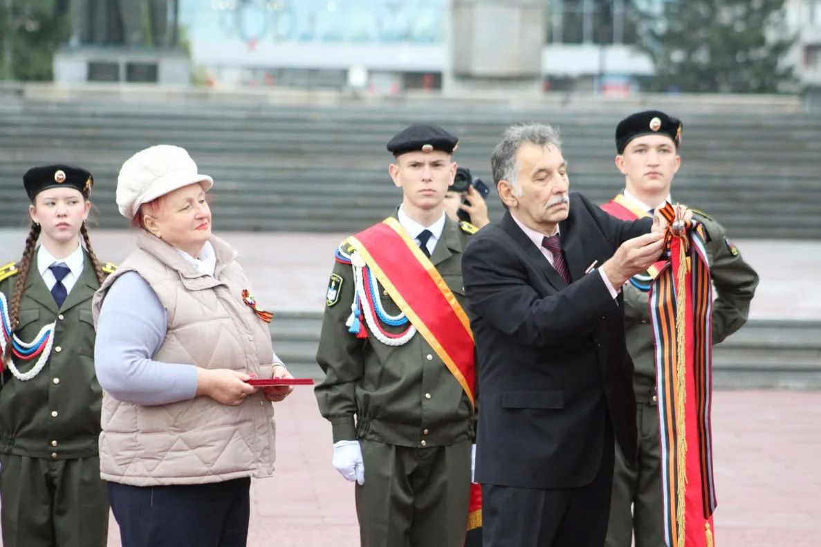 Барнауле открыли Почётную вахту памяти на Мемориале Славы Барнауле открыли Почётную вахту памяти на Мемориале Славы