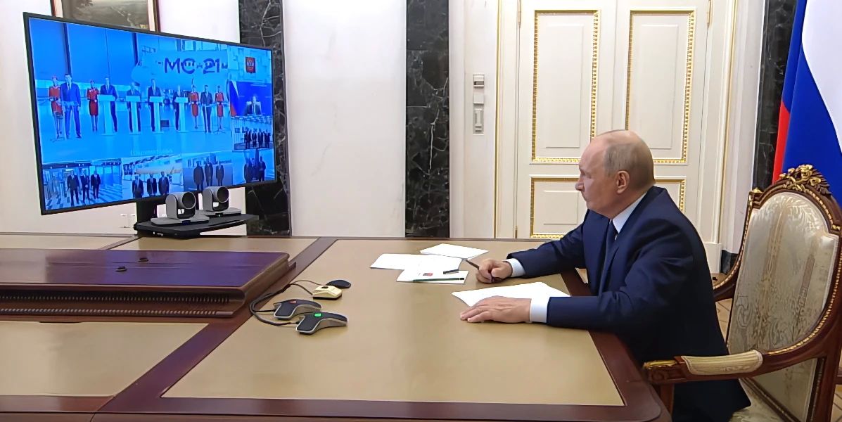 Владимир Путин дал старт работе нового пассажирского терминала аэропорта Барнаула Владимир Путин дал старт работе нового пассажирского терминала аэропорта Барнаула