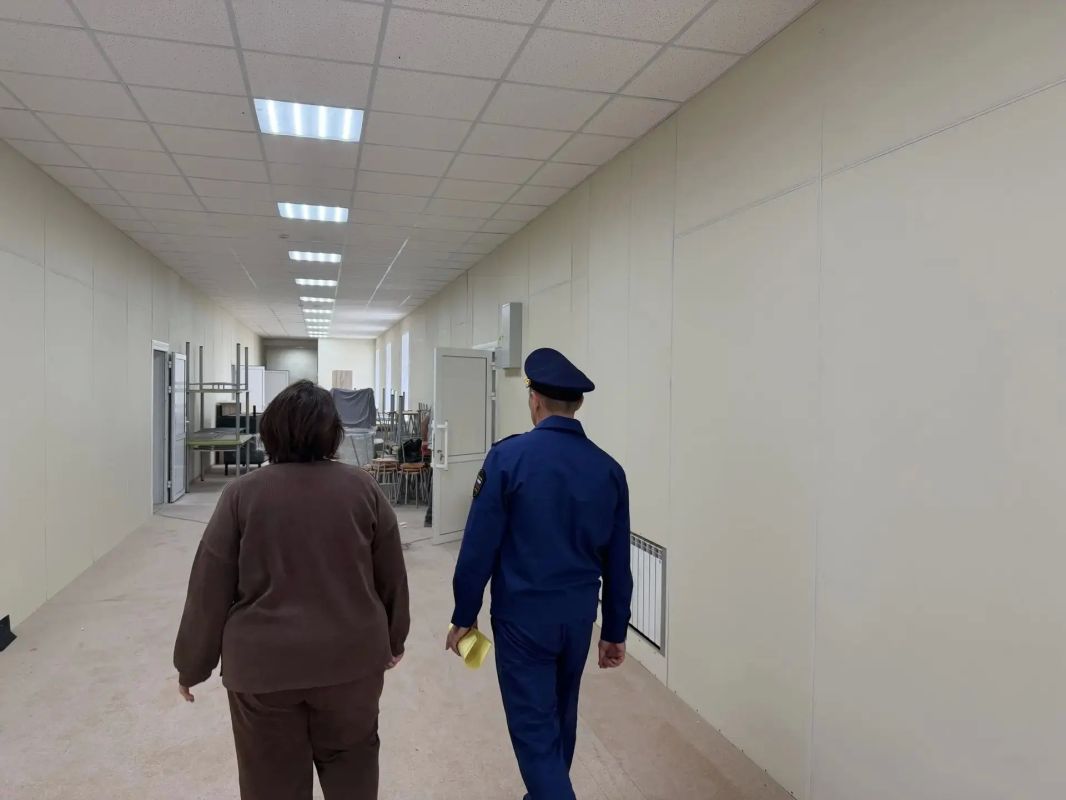 Заместителем прокурора Алтайского края Дмитрием Патлаевым в Залесовском муниципальном округе оценен ход работ по капитальному ремонту школ Заместителем прокурора Алтайского края Дмитрием Патлаевым в Залесовском муниципальном округе оценен ход работ по капитальному ремонту школ