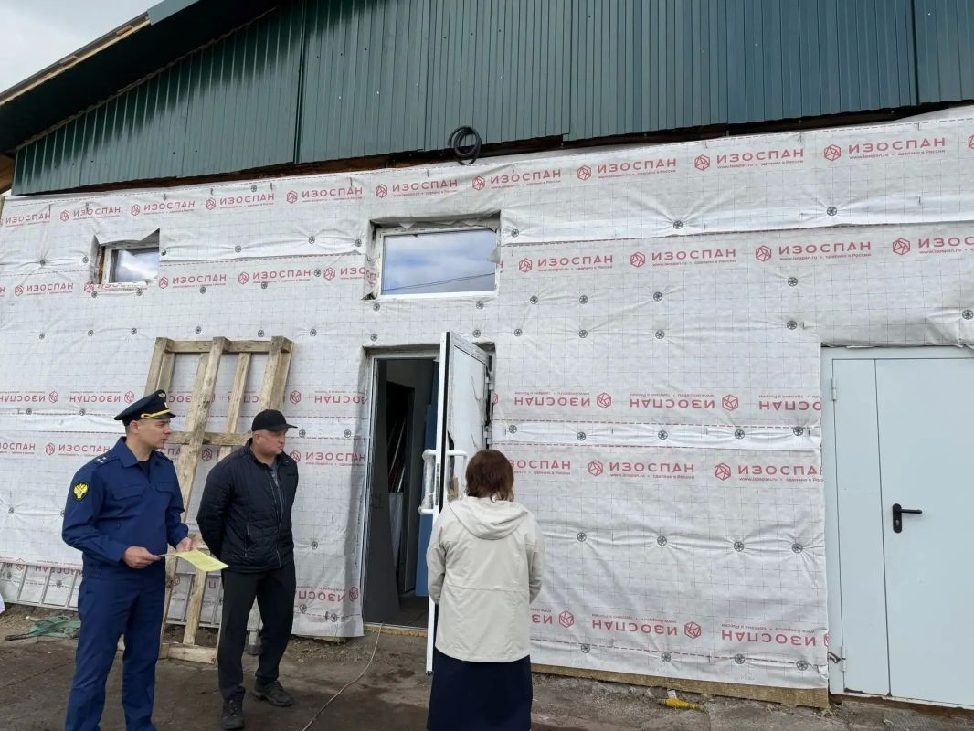 Заместителем прокурора Алтайского края Дмитрием Патлаевым в Залесовском муниципальном округе оценен ход работ по капитальному ремонту школ Заместителем прокурора Алтайского края Дмитрием Патлаевым в Залесовском муниципальном округе оценен ход работ по капитальному ремонту школ