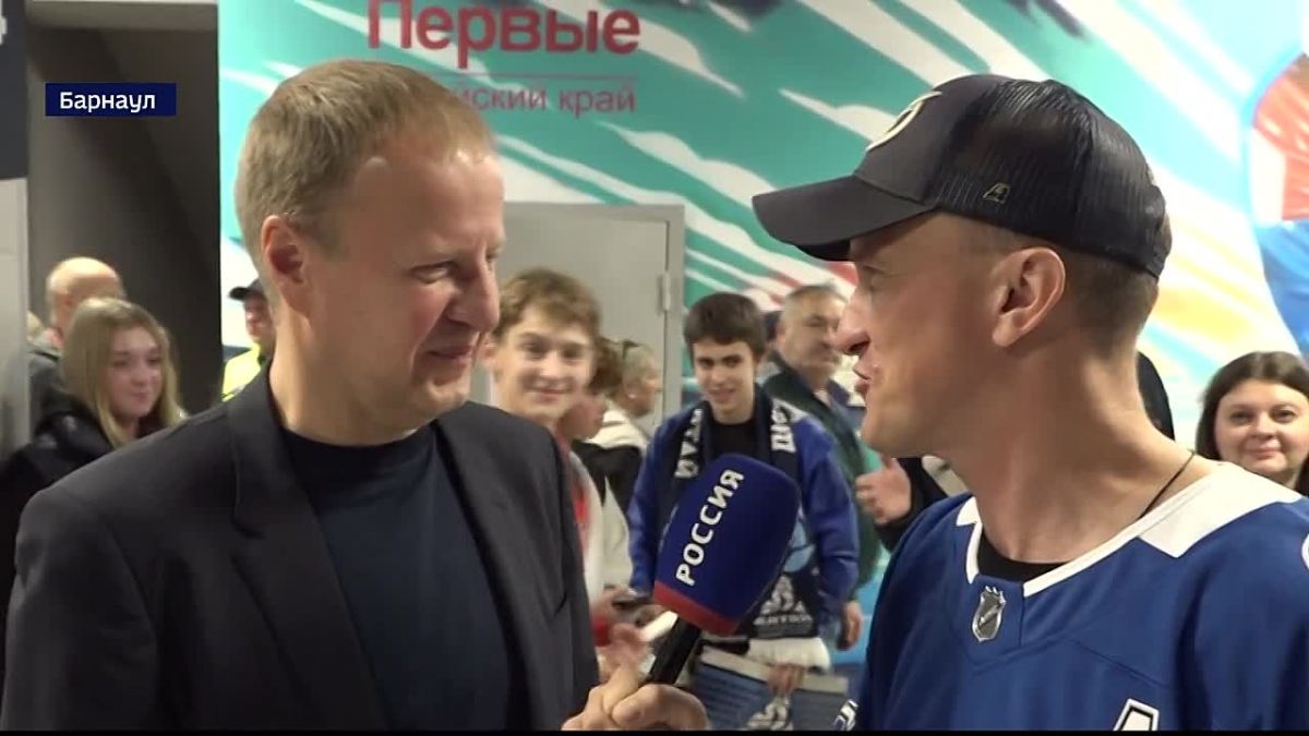 Чемпион России по хоккею из Ханты-Мансийска повержен в Барнауле