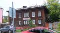 Не для обогащения. Собственники дома в центре Барнаула дорого продают сотки под ним