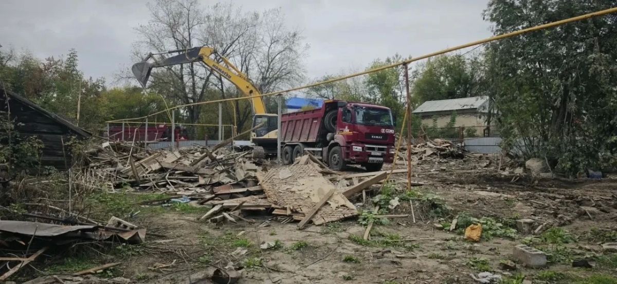 На Потоке в Барнауле продолжается снос аварийных домов в рамках КРТ На Потоке в Барнауле продолжается снос аварийных домов в рамках КРТ