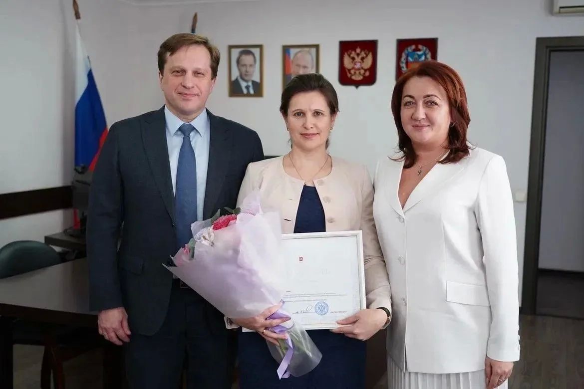 Врач Алтайского краевого онкодиспансера Татьяна Ермилова награждена медалью Луки Крымского Врач Алтайского краевого онкодиспансера Татьяна Ермилова награждена медалью Луки Крымского