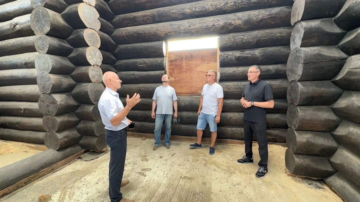 Яровом завершают народную стройку часовни святителя Луки Крымского Яровом завершают народную стройку часовни святителя Луки Крымского