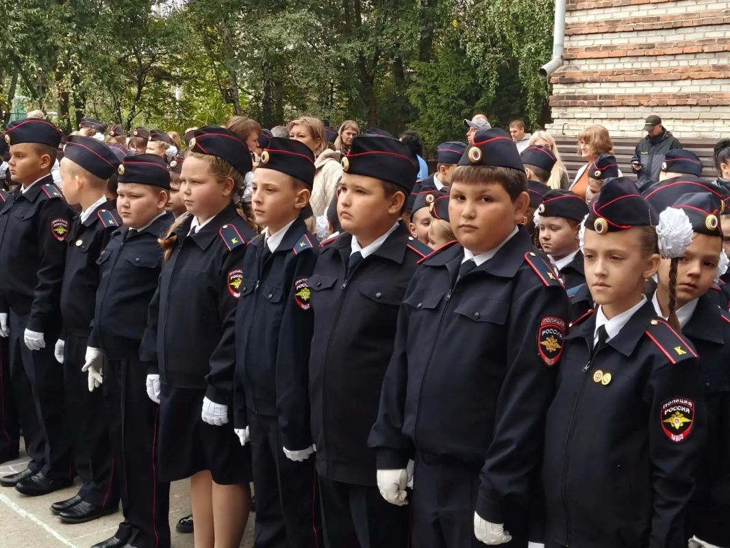 Учащиеся школы №53 вступили в кадетский корпус «Защитник» Учащиеся школы №53 вступили в кадетский корпус «Защитник»