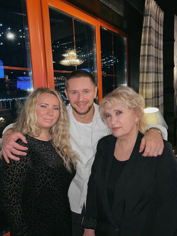 88-летняя бабушка артиста Ивана Чебанова переехала из Барнаула в Москву 88-летняя бабушка артиста Ивана Чебанова переехала из Барнаула в Москву