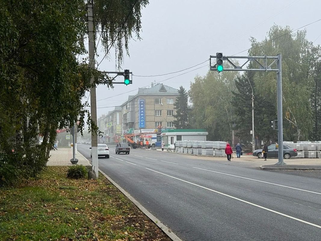 Уважаемые бийчане!. Обращаем ваше внимание На улице Красноармейской установлены два новых светофорных объекта вызывного действия: на пересечении с переулком Училищным и возле бульвара 50-летия ВЛКСМ Уважаемые бийчане!. Обращаем ваше внимание На улице Красноармейской установлены два новых светофорных объекта вызывного действия: на пересечении с переулком Училищным и возле бульвара 50-летия ВЛКСМ