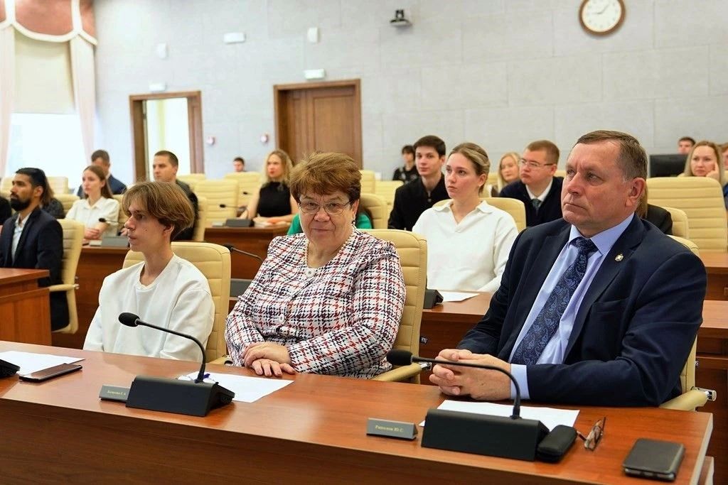 В Барнауле обсудили поправки в Устав города В Барнауле обсудили поправки в Устав города