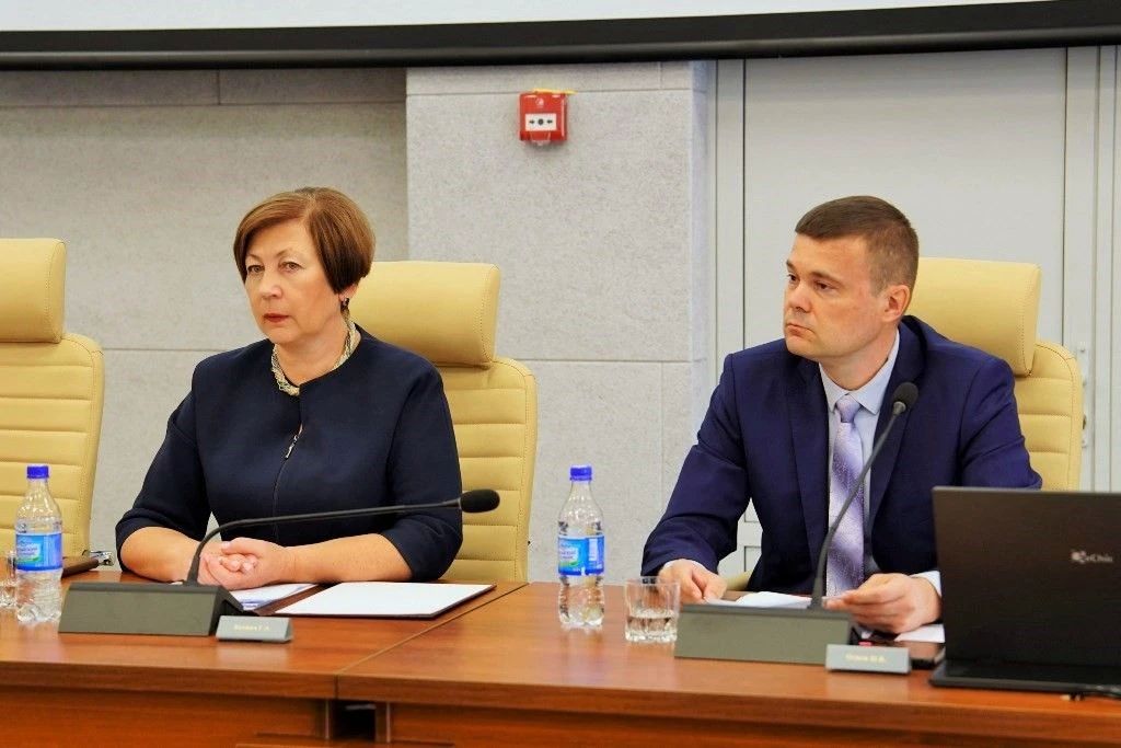 В Барнауле обсудили поправки в Устав города В Барнауле обсудили поправки в Устав города