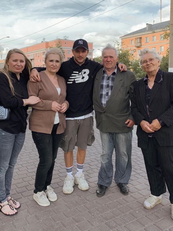 88-летняя бабушка артиста Ивана Чебанова переехала из Барнаула в Москву 88-летняя бабушка артиста Ивана Чебанова переехала из Барнаула в Москву