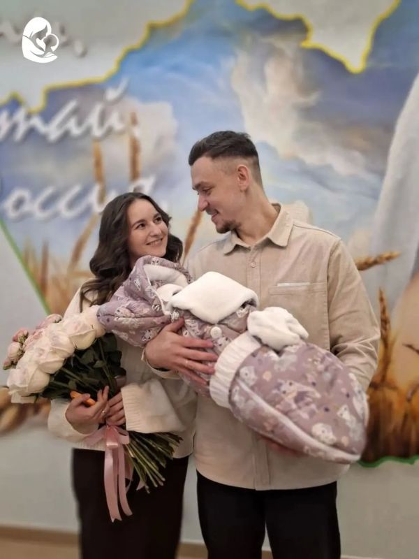 «Она легко помещалась на ладони»: врачи спасали 650-граммовую Еву в Алтайском крае «Она легко помещалась на ладони»: врачи спасали 650-граммовую Еву в Алтайском крае