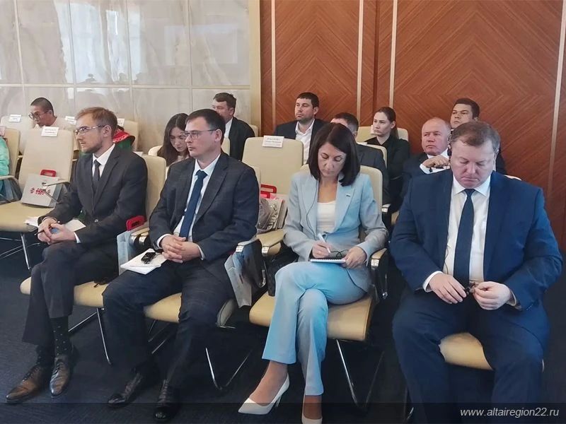 Делегация Алтайского края принимает участие в третьем заседании Экономического совета регионов Большого Алтая Делегация Алтайского края принимает участие в третьем заседании Экономического совета регионов Большого Алтая