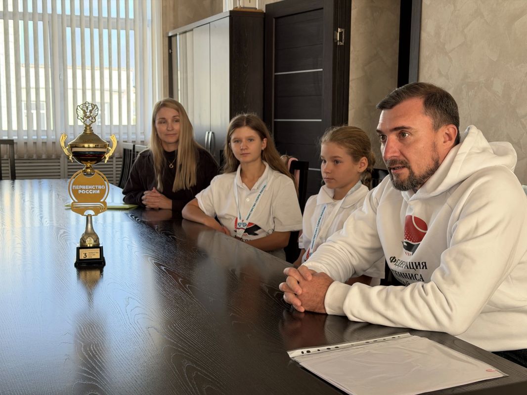 В Минспорте Алтайского края поздравили бронзовых призеров первенства России по теннису В Минспорте Алтайского края поздравили бронзовых призеров первенства России по теннису