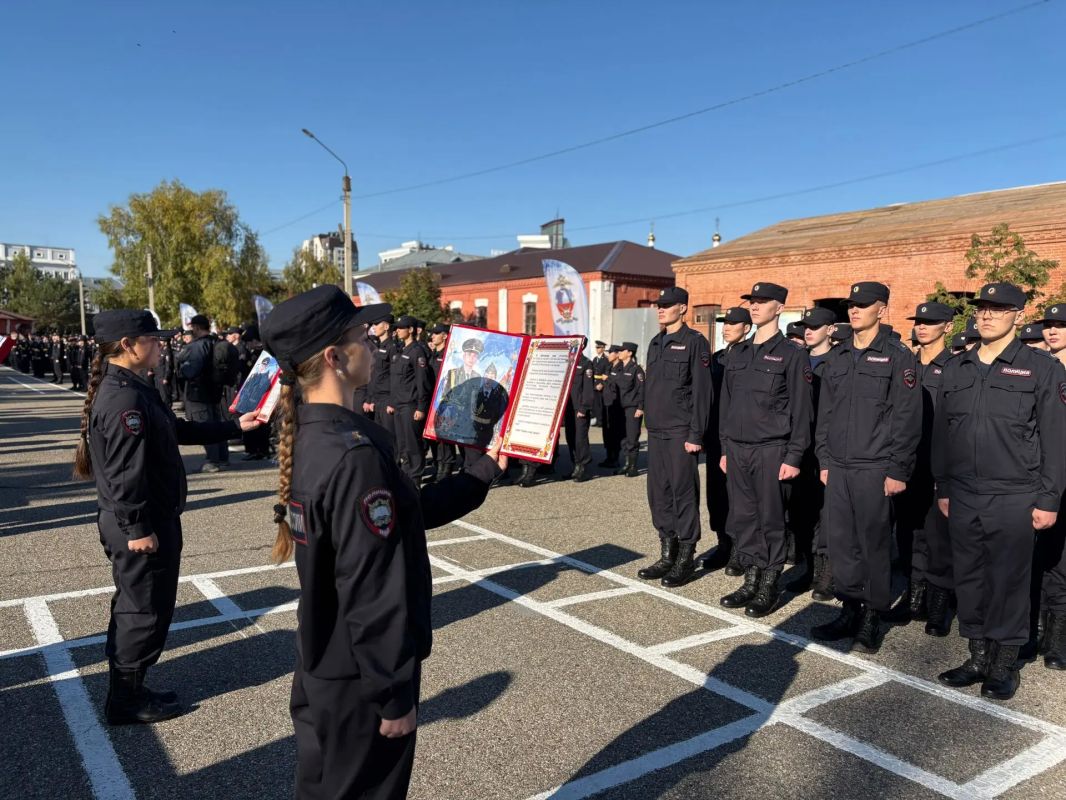 Руководитель транспортной полиции Алтая принял участие в торжественной церемонии принятия Присяги курсантами Барнаульского юридического института МВД России Руководитель транспортной полиции Алтая принял участие в торжественной церемонии принятия Присяги курсантами Барнаульского юридического института МВД России
