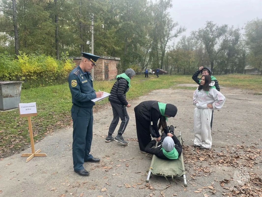На минувшей неделе в городе Бийске сотрудники Главного управления МЧС России по Алтайскому краю с командой поисково-спасательного отряда «СпасАлтай22» отделения Национального центра помощи пропавшим и пострадавшим детям по... На минувшей неделе в городе Бийске сотрудники Главного управления МЧС России по Алтайскому краю с командой поисково-спасательного отряда «СпасАлтай22» отделения Национального центра помощи пропавшим и пострадавшим детям по...