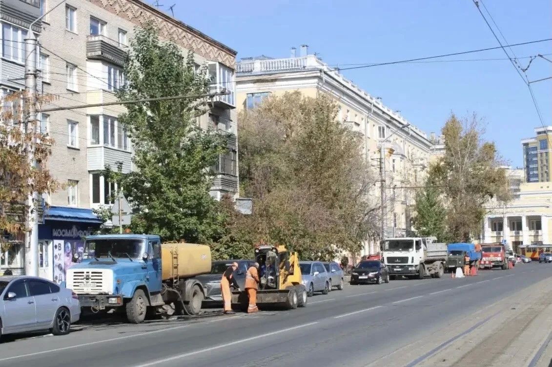 Барнаульские дорожники продолжают текущий ремонт дорог Барнаульские дорожники продолжают текущий ремонт дорог