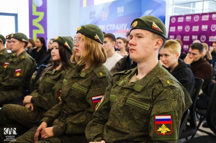 "Родину любить не перестану": ветеран СВО из Алтайского края – о службе и патриотизме "Родину любить не перестану": ветеран СВО из Алтайского края – о службе и патриотизме
