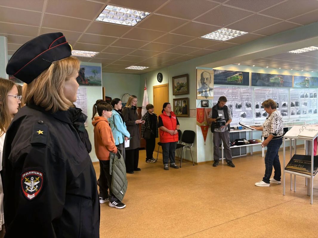 Для юных жителей Алтайского края провели экскурсию на автомотрисе Для юных жителей Алтайского края провели экскурсию на автомотрисе