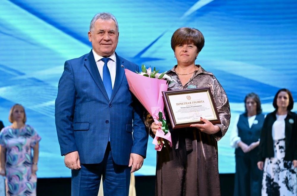 Александр Романенко поздравил педагогов Барнаула в преддверии Дня учителя Александр Романенко поздравил педагогов Барнаула в преддверии Дня учителя