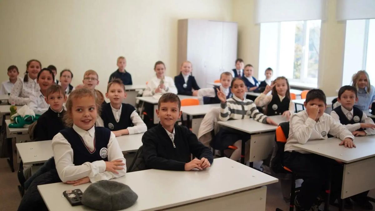«Всё лучшее – детям»: после капитального ремонта лицей № 6 встречает учеников «Всё лучшее – детям»: после капитального ремонта лицей № 6 встречает учеников