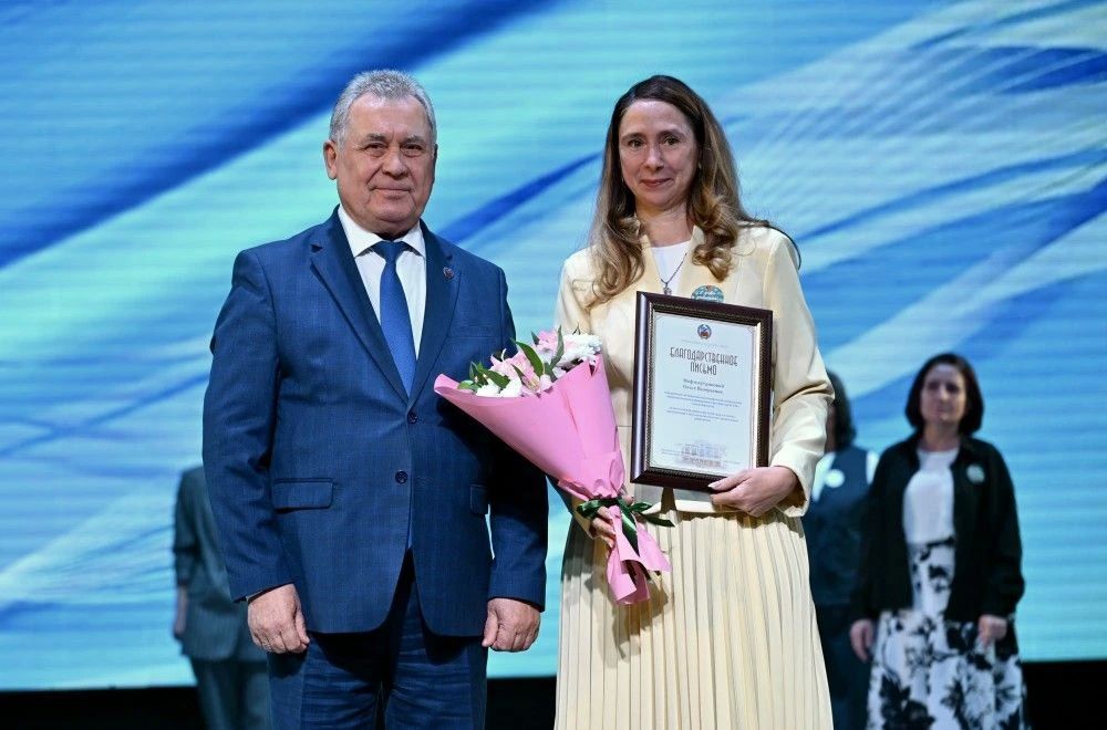 Александр Романенко поздравил педагогов Барнаула в преддверии Дня учителя Александр Романенко поздравил педагогов Барнаула в преддверии Дня учителя