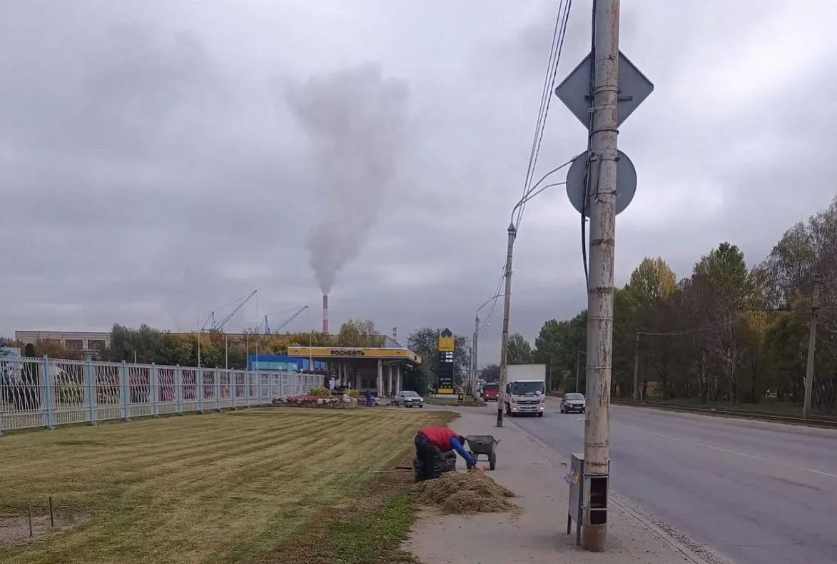 Более 8 тысяч барнаульцев приняли участие в первом «Чистом четверге» Более 8 тысяч барнаульцев приняли участие в первом «Чистом четверге»