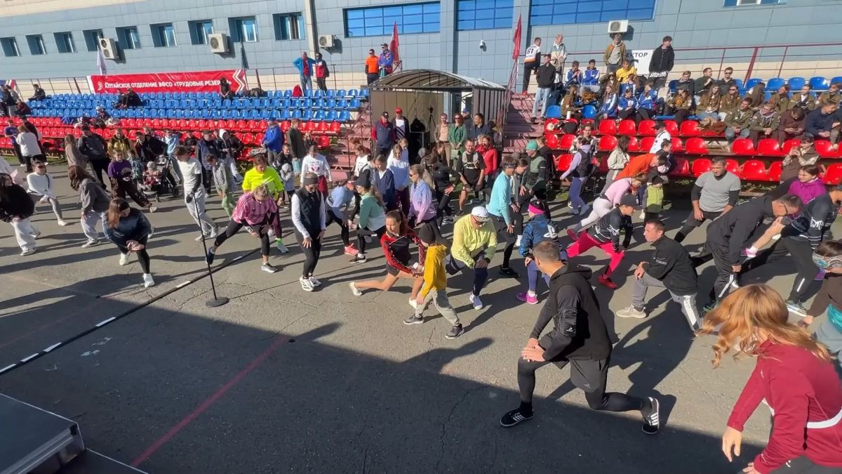 Силовой экстрим в Барнауле: как алтайские атлеты тягают автобусы и ставят рекорды Силовой экстрим в Барнауле: как алтайские атлеты тягают автобусы и ставят рекорды