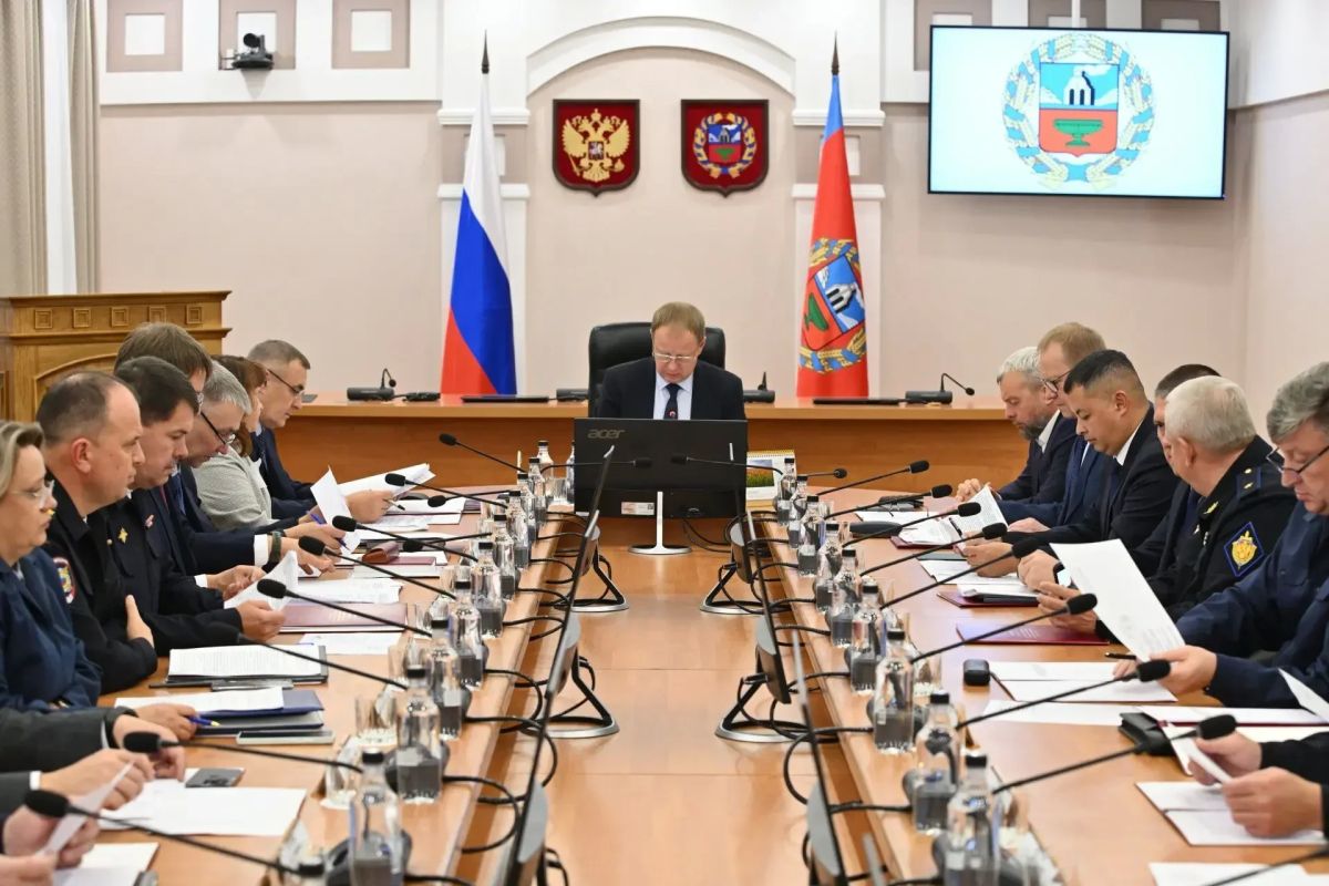 Губернатор края Виктор Томенко провел заседание постоянно действующего координационного совещания по обеспечению правопорядка в регионе