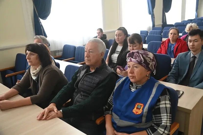 В Барнауле прошёл обучающий семинар, посвященный противодействию мошенникам, а также вопросам безопасности и здоровья В Барнауле прошёл обучающий семинар, посвященный противодействию мошенникам, а также вопросам безопасности и здоровья