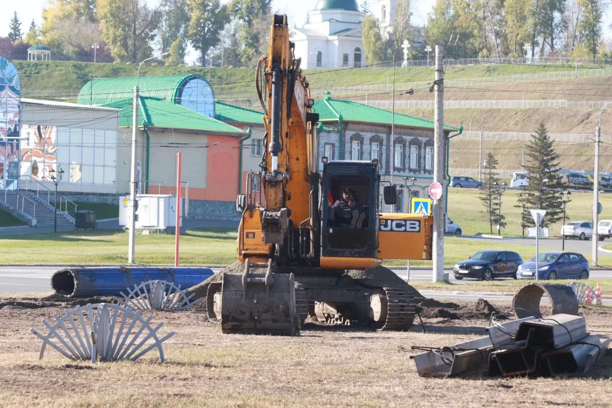 В центре Барнаула полным ходом идет коммунальная перестройка В центре Барнаула полным ходом идет коммунальная перестройка