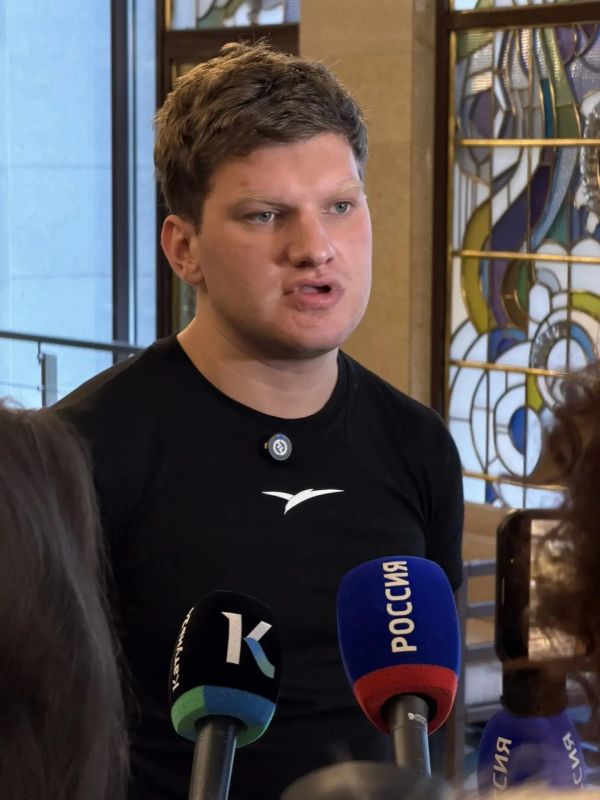 В Барнауле начались гастроли МХТ имени Чехова: на сцене краевой драмы представляют «Чайку» В Барнауле начались гастроли МХТ имени Чехова: на сцене краевой драмы представляют «Чайку»