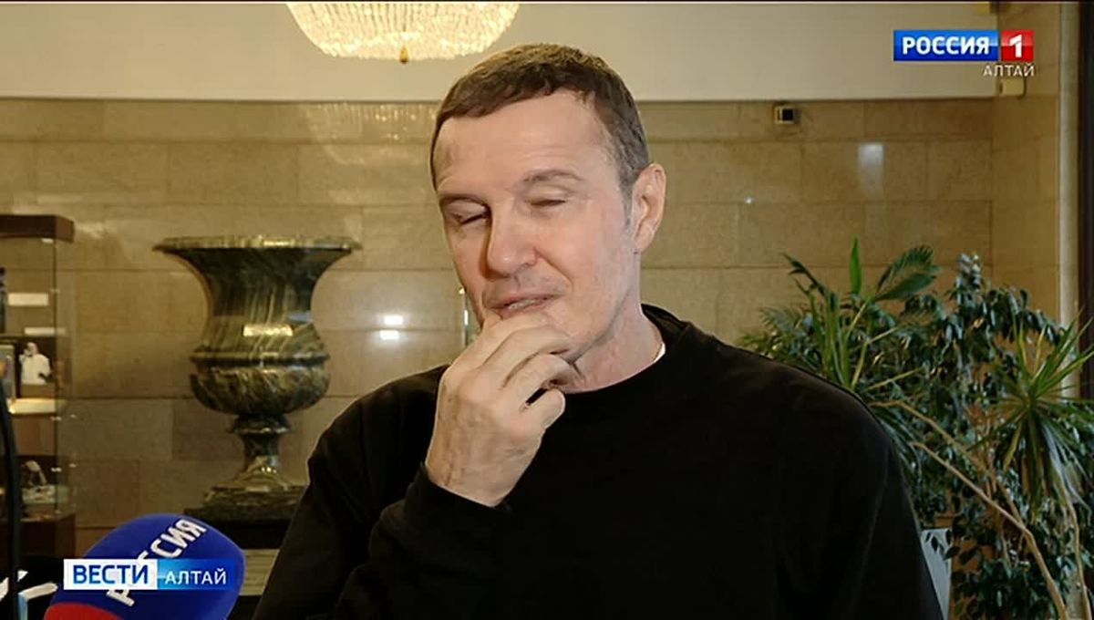 Народный артист РФ Игорь Верник рассказал, что его первая любовь жила в Барнауле