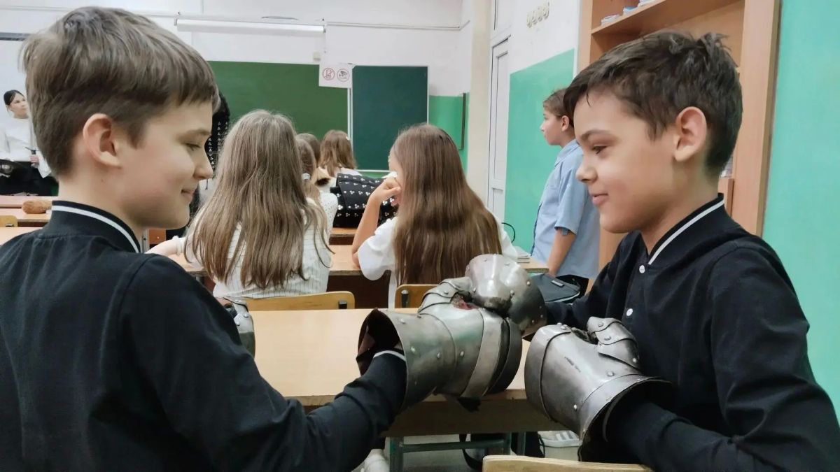 Необычный урок истории прошел в одной из школ Барнаула