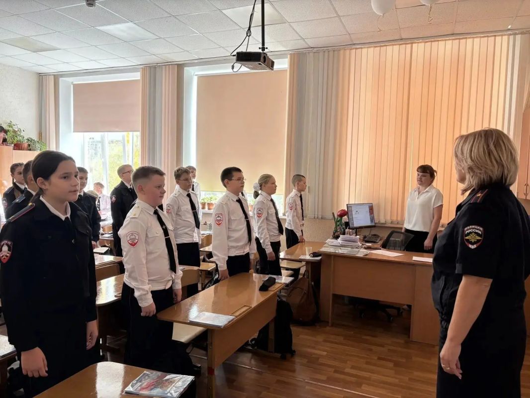 Вопросы комплексной безопасности обсудили с барнаульскими школьниками