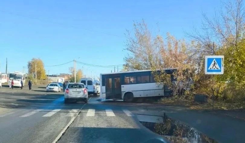 Водитель автобуса погиб во время ремонта транспорта в Бийске