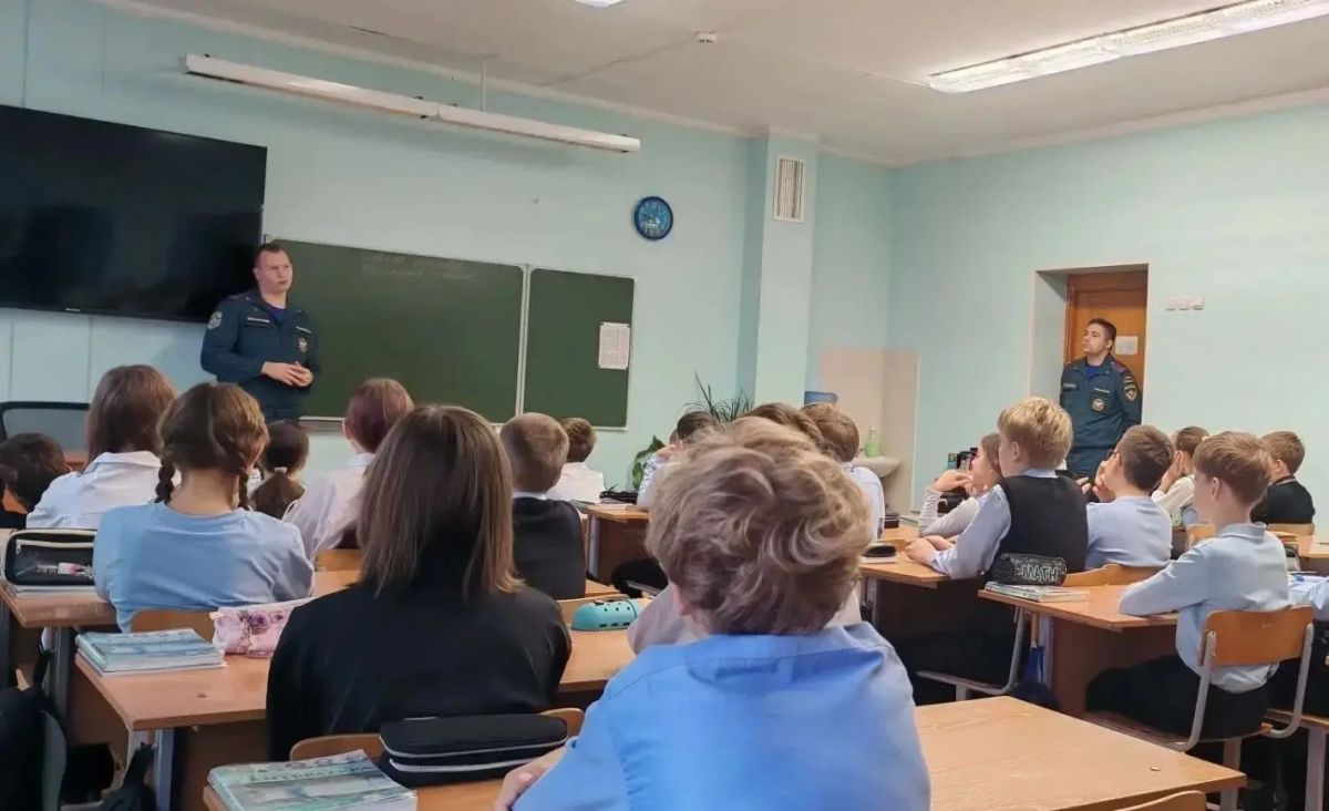 Вопросы комплексной безопасности обсудили с барнаульскими школьниками Вопросы комплексной безопасности обсудили с барнаульскими школьниками