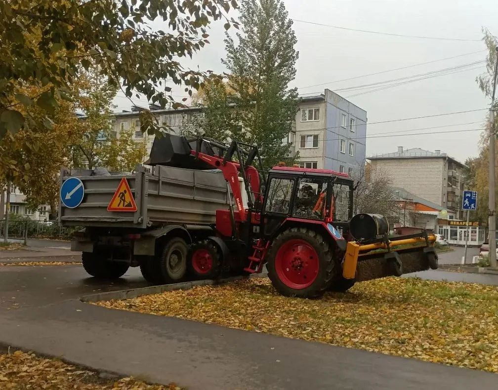 В Барнауле продолжается уборка территорий в рамках месячника санитарной очистки
