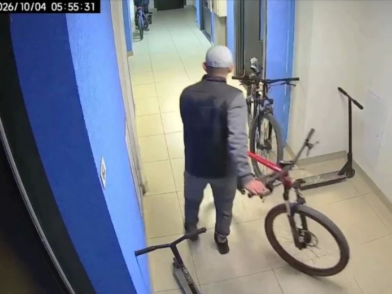 В Барнауле сотрудники полиции задержали подозреваемого в серии краж велосипедов