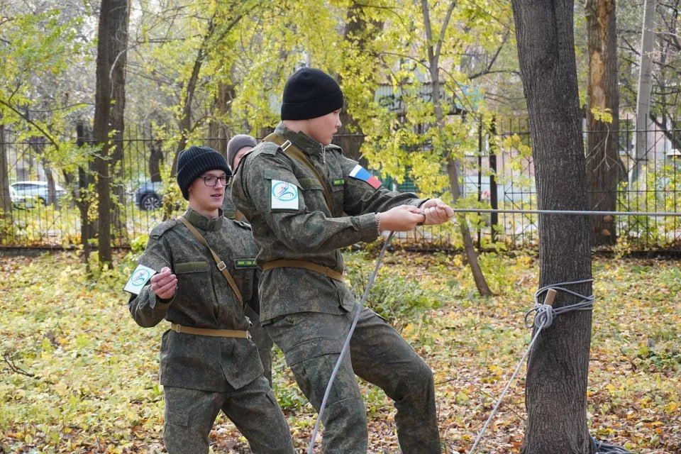 Более 40 команд приняли участие в военных играх "Осенний призыв" в Барнауле Более 40 команд приняли участие в военных играх "Осенний призыв" в Барнауле