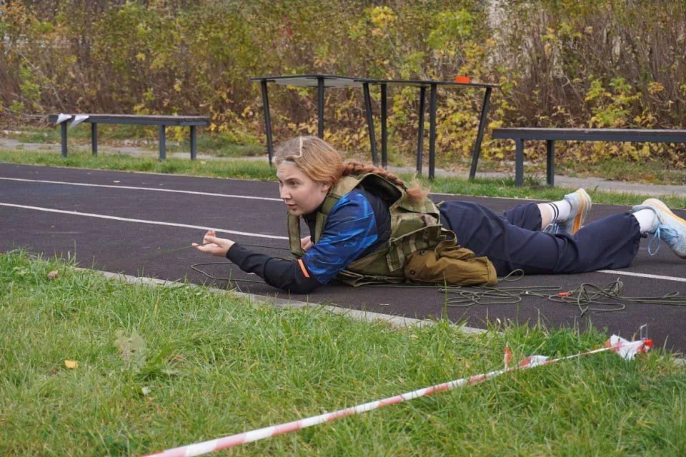 Более 40 команд приняли участие в военных играх "Осенний призыв" в Барнауле Более 40 команд приняли участие в военных играх "Осенний призыв" в Барнауле