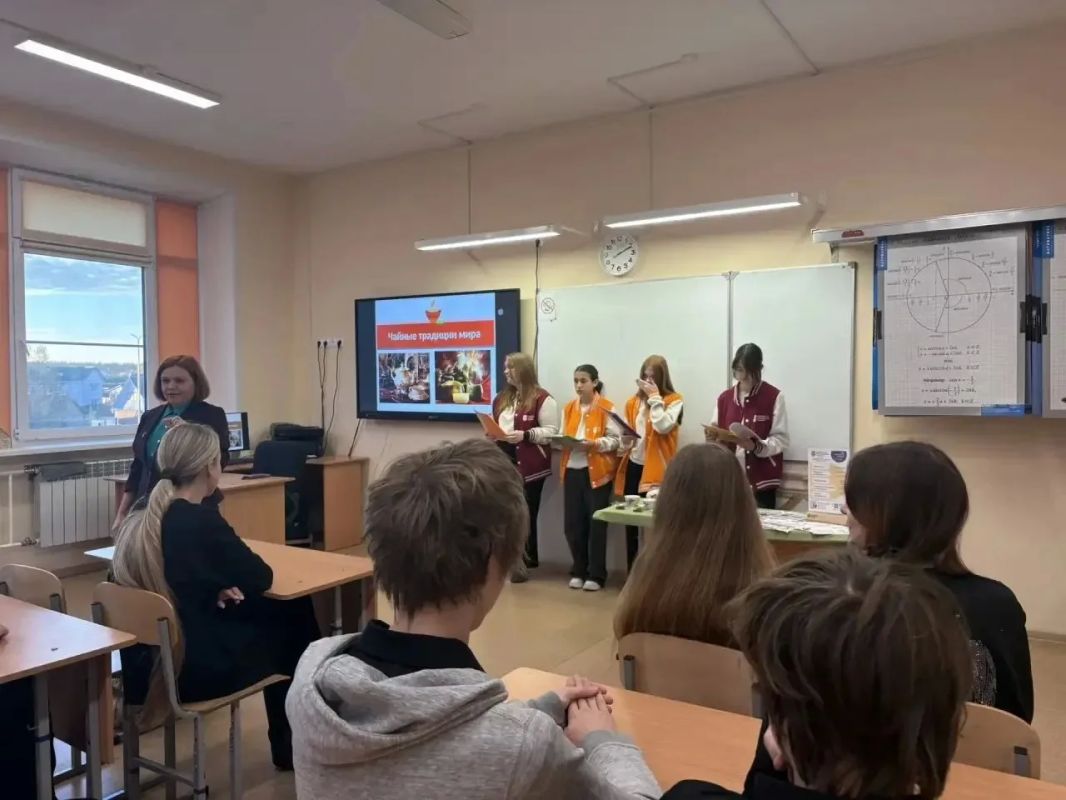 Школьникам города помогают определиться с будущей профессией Школьникам города помогают определиться с будущей профессией