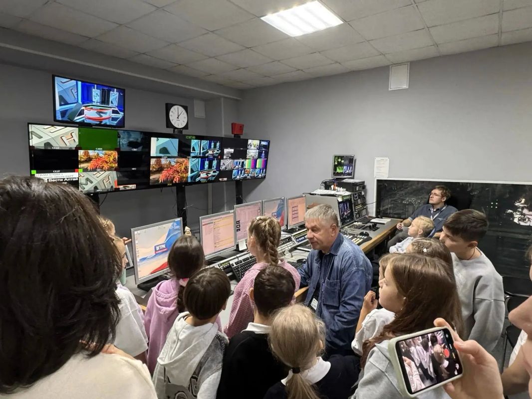 Школьникам города помогают определиться с будущей профессией Школьникам города помогают определиться с будущей профессией