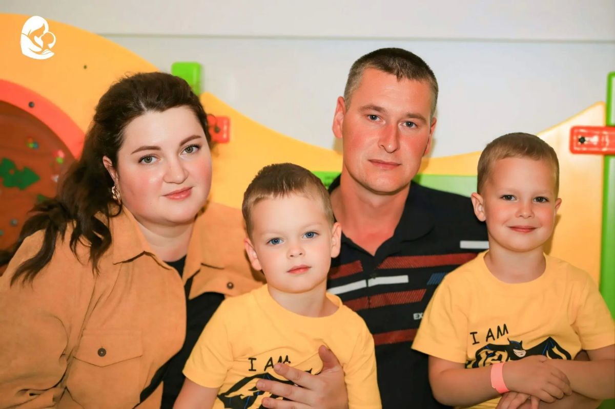 «Под сердцем – дар, который мы ждали 11 лет», – так начинает свой рассказ наша пациентка Александра В., которая разрешила нам поделиться историей о непростом пути к желанному материнству «Под сердцем – дар, который мы ждали 11 лет», – так начинает свой рассказ наша пациентка Александра В., которая разрешила нам поделиться историей о непростом пути к желанному материнству