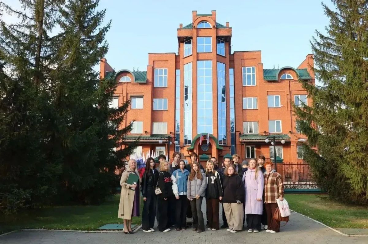 Школьникам города помогают определиться с будущей профессией Школьникам города помогают определиться с будущей профессией