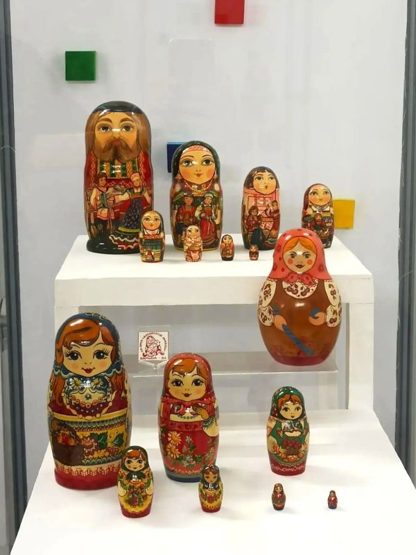 Выставка о культурном феномене матрёшки откроется в Алтайском краеведческом музее 16 октября в 15:00 Выставка о культурном феномене матрёшки откроется в Алтайском краеведческом музее 16 октября в 15:00