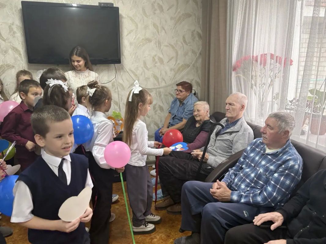 В социальных учреждениях Алтайского края проходят мероприятия, посвященные месячнику пожилых людей В социальных учреждениях Алтайского края проходят мероприятия, посвященные месячнику пожилых людей