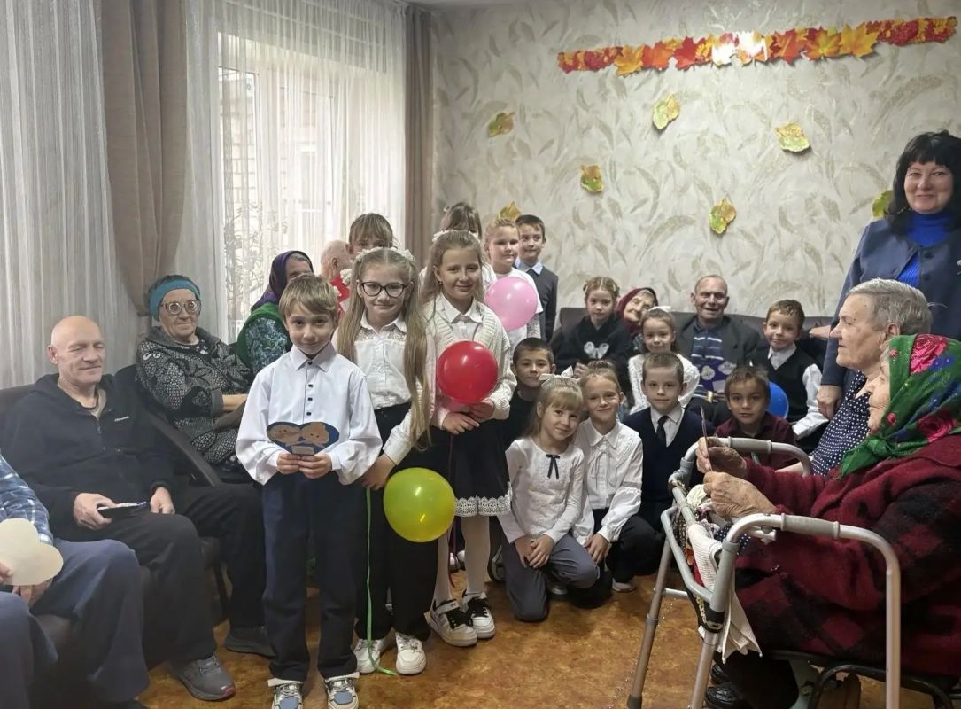 В социальных учреждениях Алтайского края проходят мероприятия, посвященные месячнику пожилых людей В социальных учреждениях Алтайского края проходят мероприятия, посвященные месячнику пожилых людей