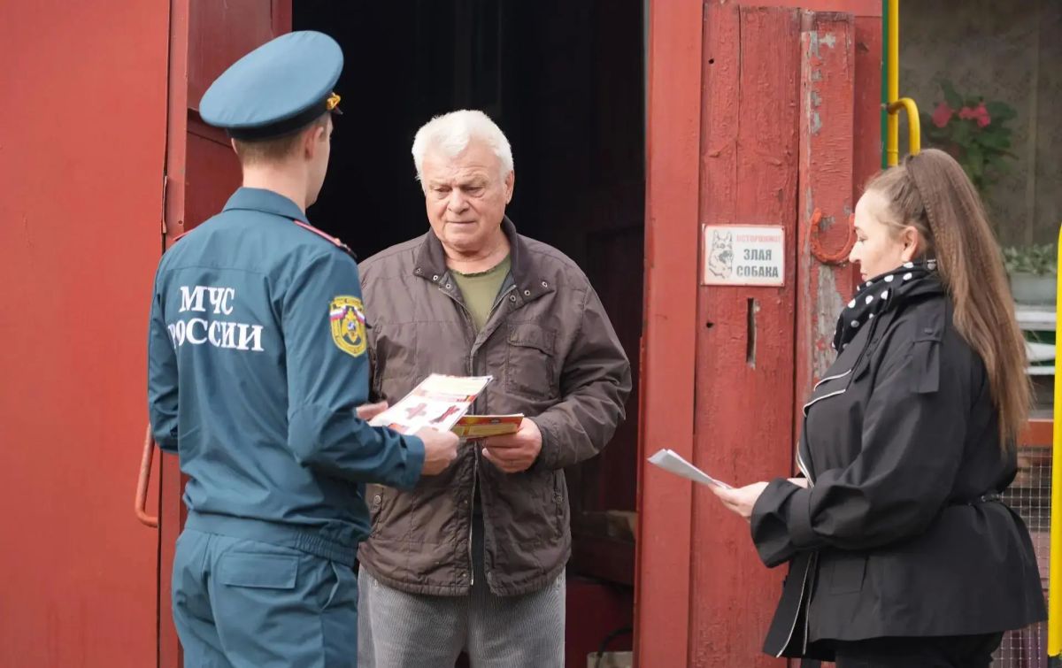 Топим печь правильно: бийчанам напомнили о пожарной безопасности Топим печь правильно: бийчанам напомнили о пожарной безопасности