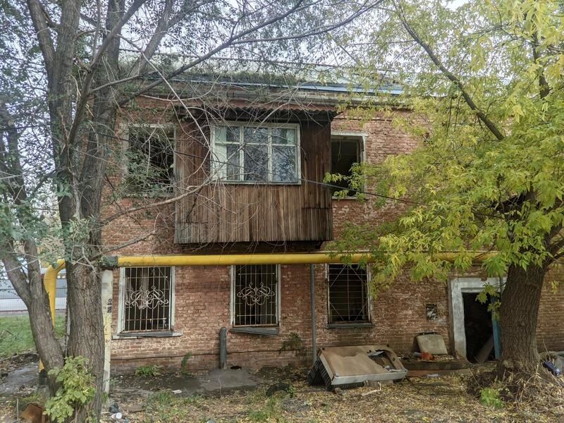 Прощай, дом. На проспекте Ленина в Барнауле сносят старую двухэтажку Прощай, дом. На проспекте Ленина в Барнауле сносят старую двухэтажку